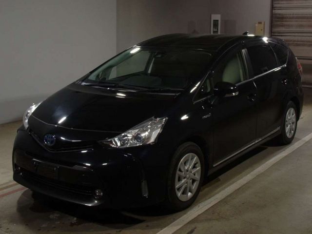 2239 Toyota Prius alpha ZVW41W 2018 г. (TAA Chubu)